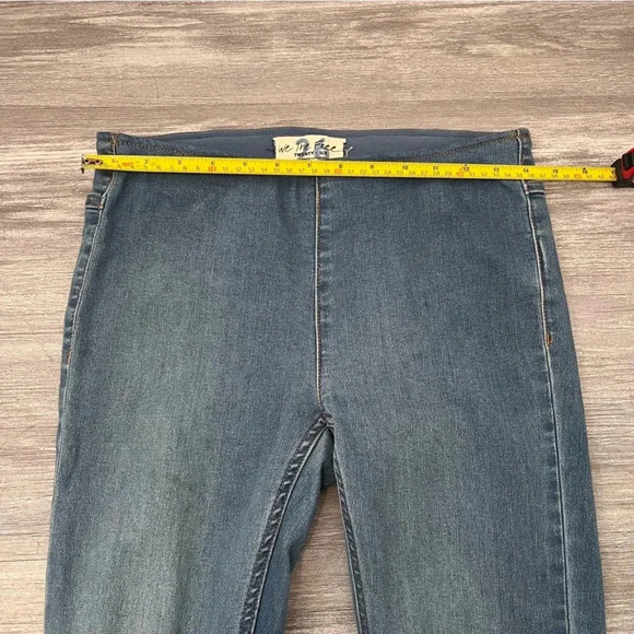 Free People Penny Pull-On Dark Wash Blue Mid Rise Flare Jeans Women’s Size 26 - Picture 12 of 12
